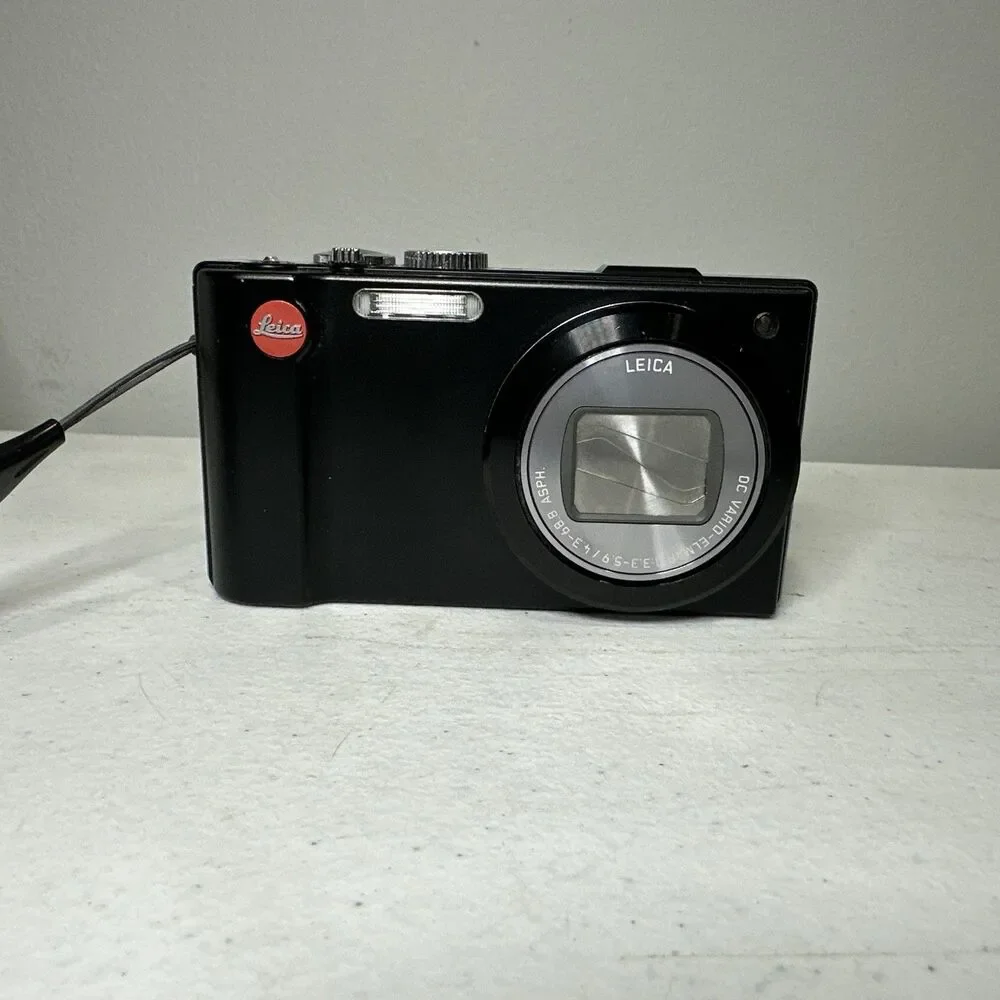 Leica V-Lux 30 14.1MP Compact Digital Camera Used With Battery And Charger